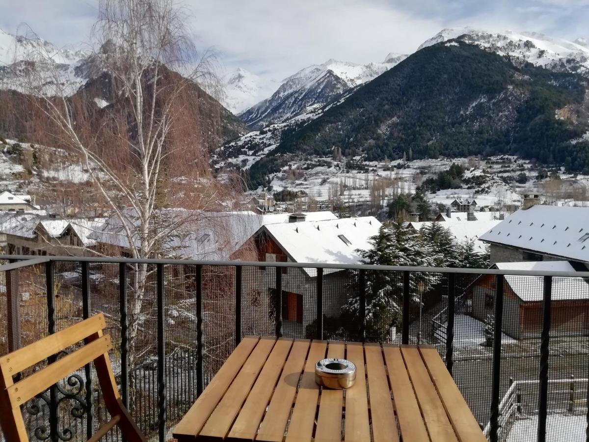 Apartamento Familiar Con Vistas Y Garage La Portiecha Lägenhet Sallent de Gállego Exteriör bild