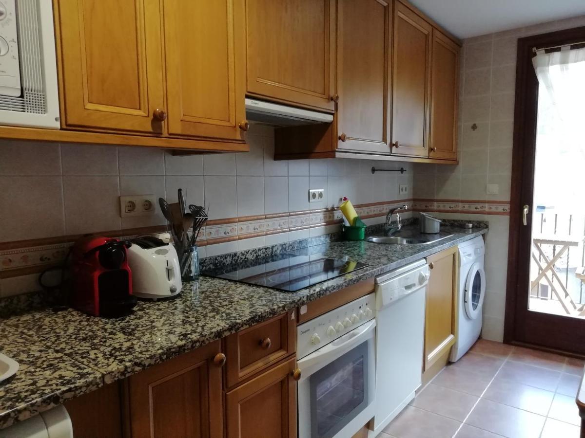 Apartamento Familiar Con Vistas Y Garage La Portiecha Lägenhet Sallent de Gállego Exteriör bild