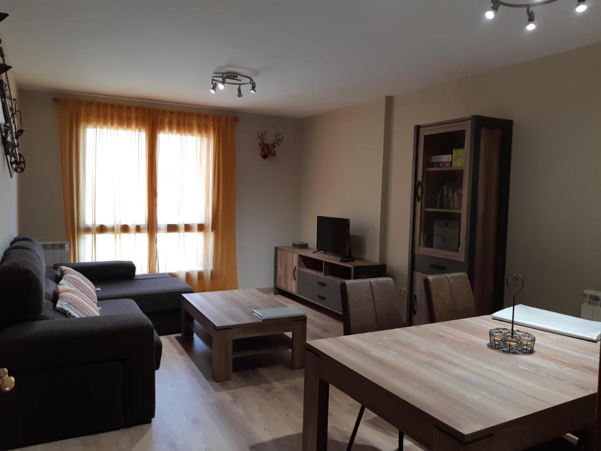 Apartamento Familiar Con Vistas Y Garage La Portiecha Lägenhet Sallent de Gállego Exteriör bild