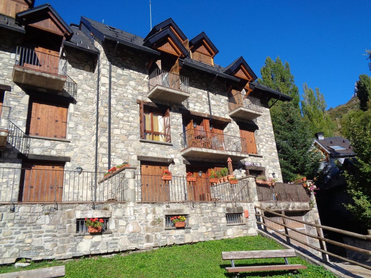 Apartamento Familiar Con Vistas Y Garage La Portiecha Lägenhet Sallent de Gállego Exteriör bild